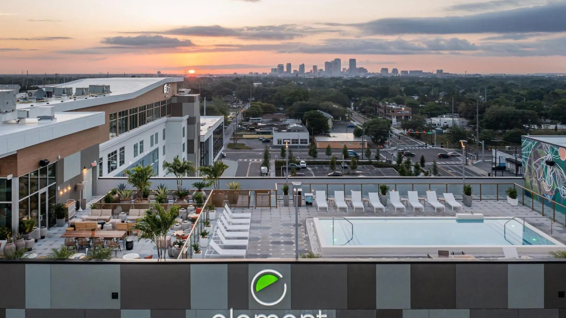 Отель Element Tampa Midtown